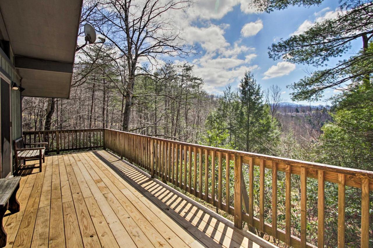Quiet Cabin With Mountain Views About 3 Mi To Гетлинбург Екстериор снимка
